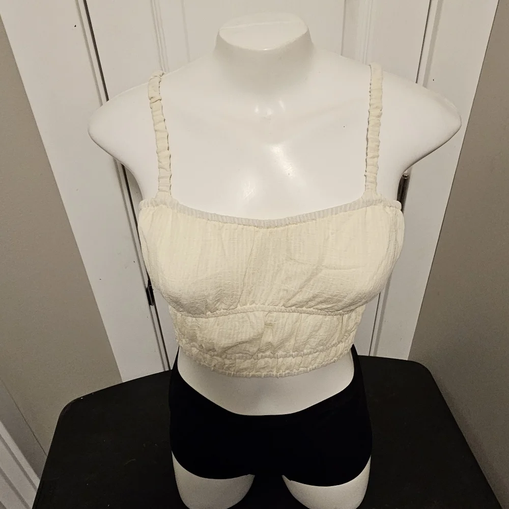 Smocked Crop - Picture 2 of 3